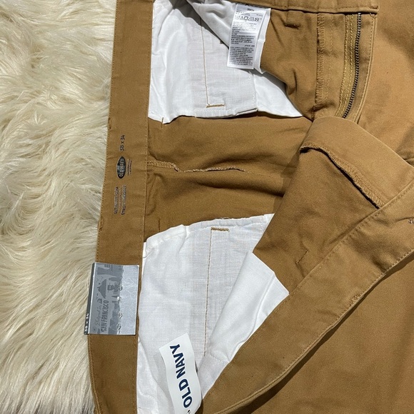 Old navy khaki pants - Picture 8 of 8
